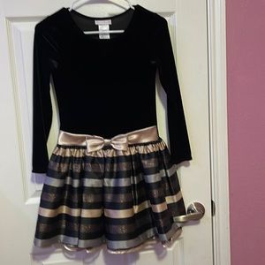 Black/ gold dress special for Holidays 💃🏻💃🏻💃🏻